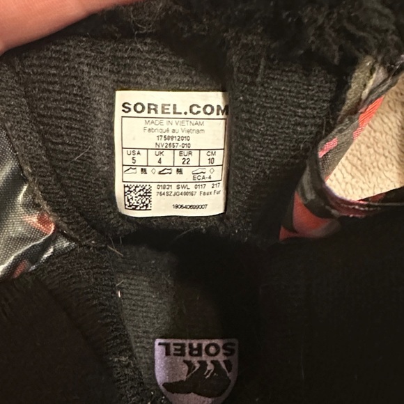 ✨ Sorel Black and Purple Kids' Boots - Size Toddler 5 ✨ - Picture 5 of 5